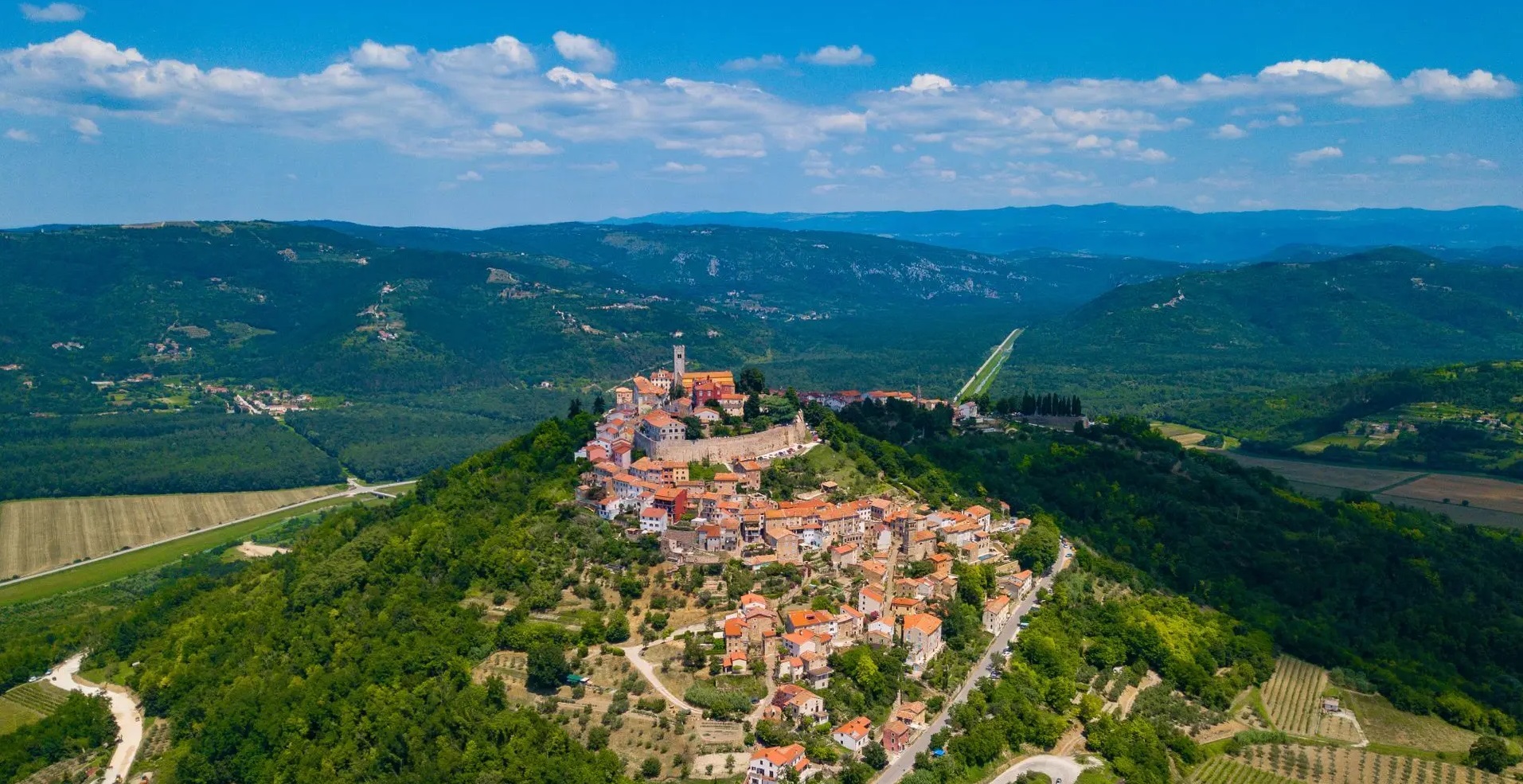 Montona